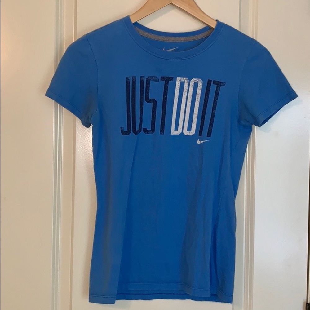 nike slim-fit tee